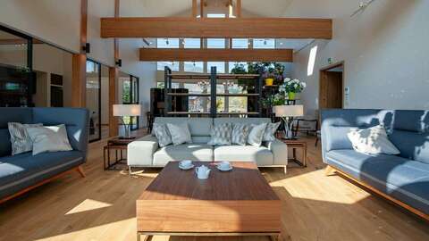 OR78 Shiroyama living room02 1920x1080