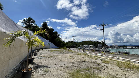 Oceanfront Freehold Land Overlooking Yakeina Bay in Uruma8