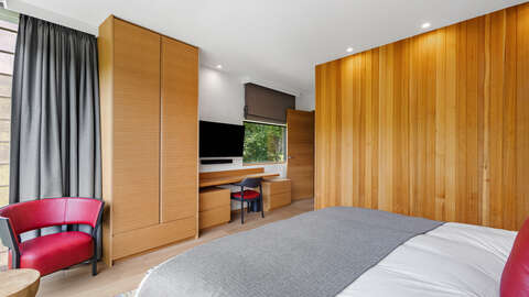 Raiko Place Bedroom