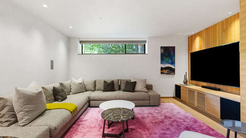 Raiko Place Living 3
