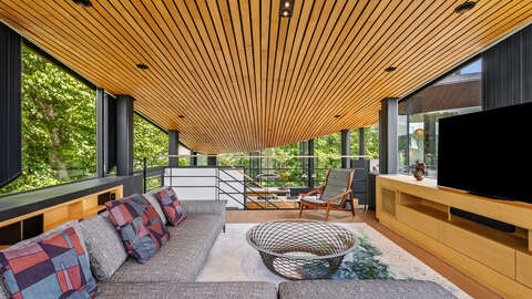 Raiko Place Living2
