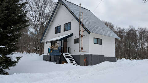 Royal Town Classic Ski Cabin Overview NRE 2 6 2026 02 25 064010 yinp
