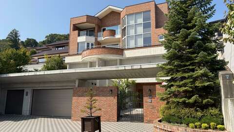 Sapporo Miyanomori 3 BR Luxury Residence13