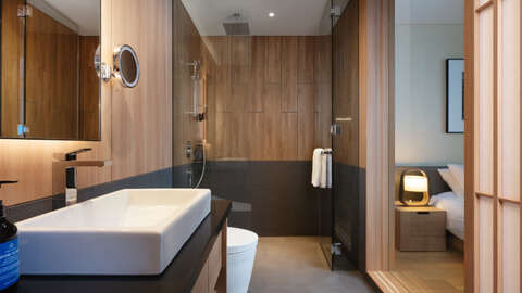 Setsu Niseko Studio Bathroom