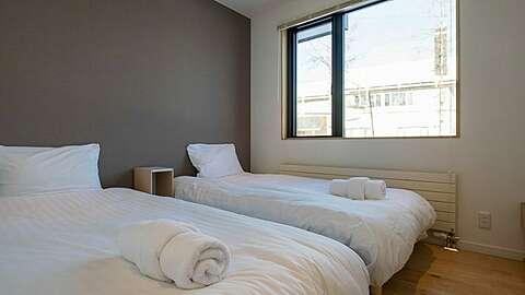 Snow Monkey Loft One5