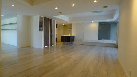 Spacious 1 BR Resort Condo with Curved Balcony Lake Views9