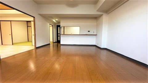 Spacious 3 BR Condo with Sagami Bay Views10