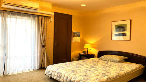 Spacious 3 BR Corner Condominium with Flexible11