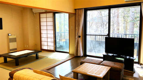 Spacious 3 BR Corner Condominium with Flexible15