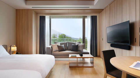 Studio Village with Yotei Hirafu View