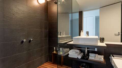 TVN Studio bathroom