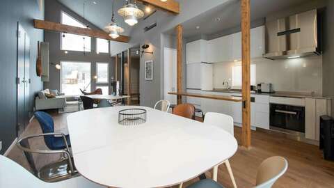 The Orchards Niseko Kaede Momiji Dining Kitchen2