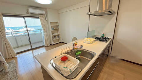 Top Floor 2 BR Apartment with Taketomi13