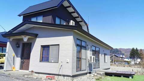 Toya Gray House1
