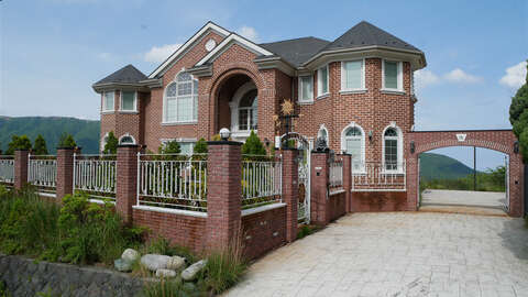 Villa With Panoramic20