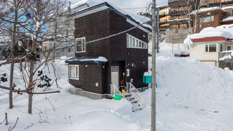 Lower hirafu house 16