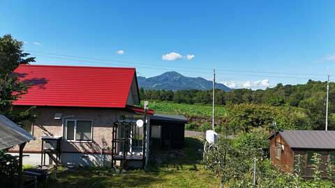Red cottage 6