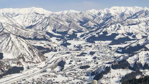 Ski resort naeba 8